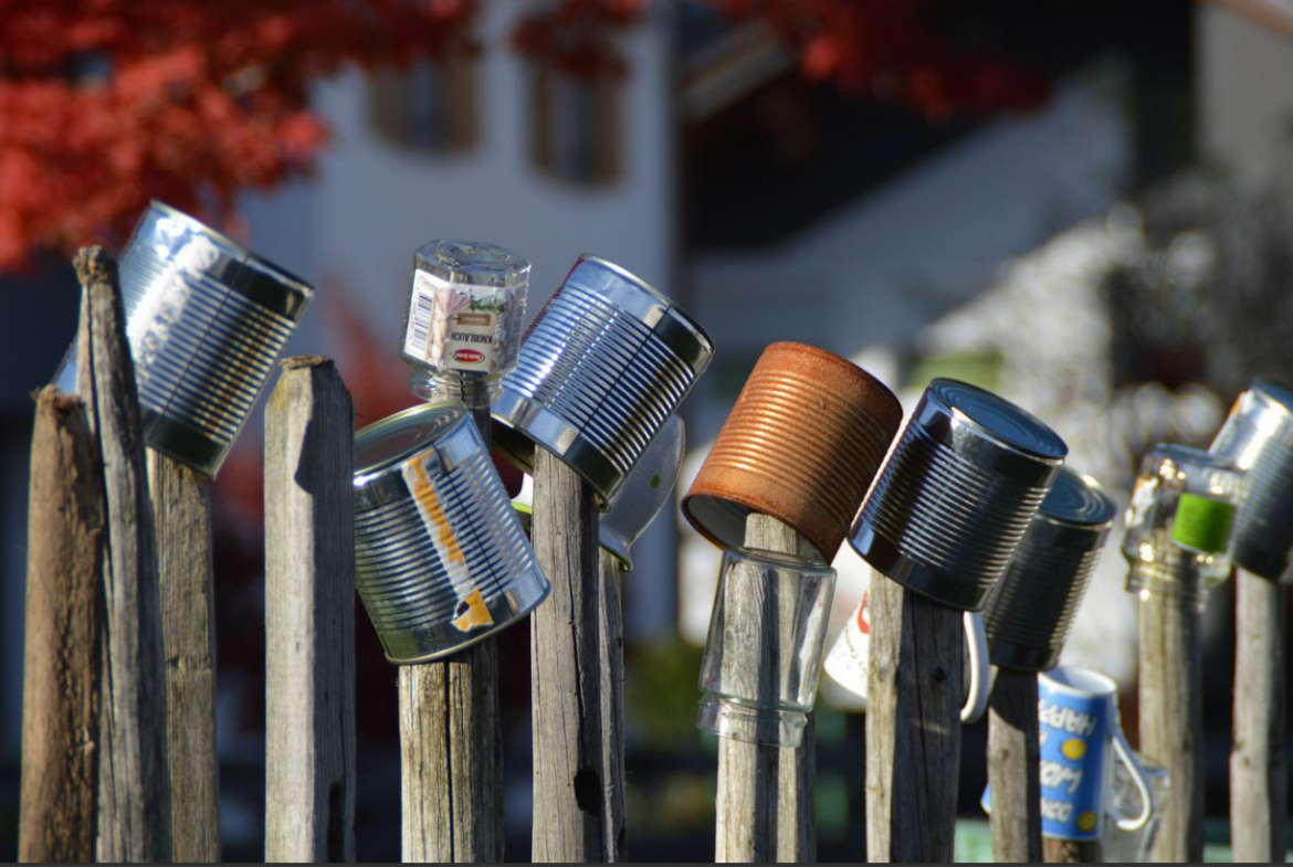 VÁLTOZTASSA A RÉGI FÉMDOBOZOKAT DEKORÁCIÓKKÁ. NÉZZE MEG EZT AZ 5 TIPPET.