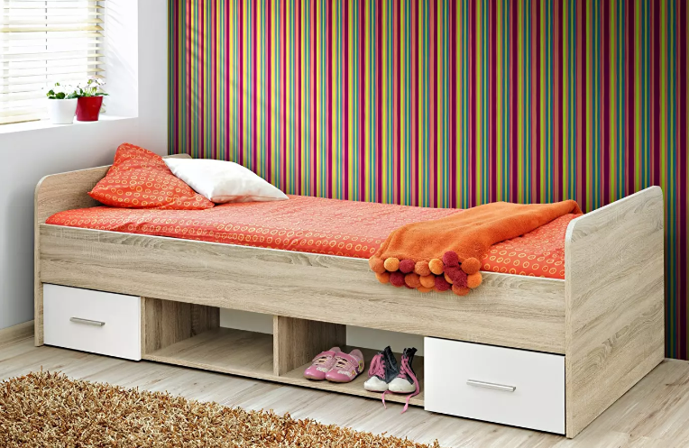 A tárolóhellyel ellátott egyszemélyes ágyak praktikusak és kényelmesek.