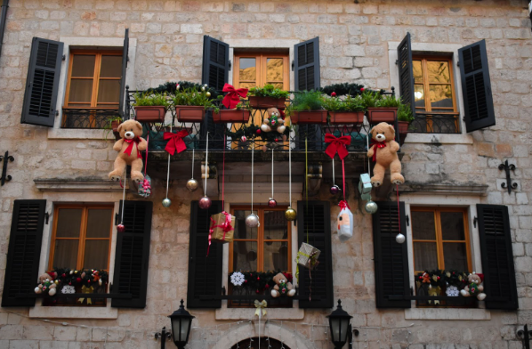 Karácsonyi díszek teraszra és erkélyre