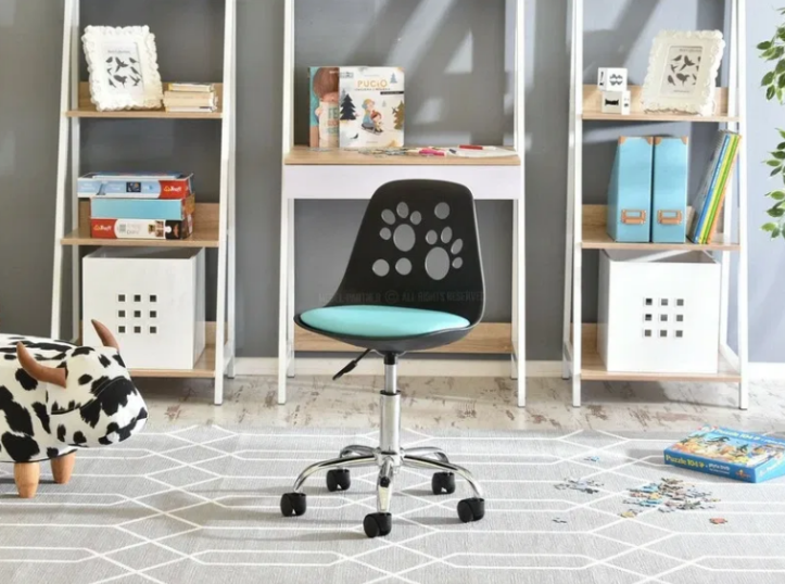 Gyerekbűtor: gyerekszék a kisdiákoknak