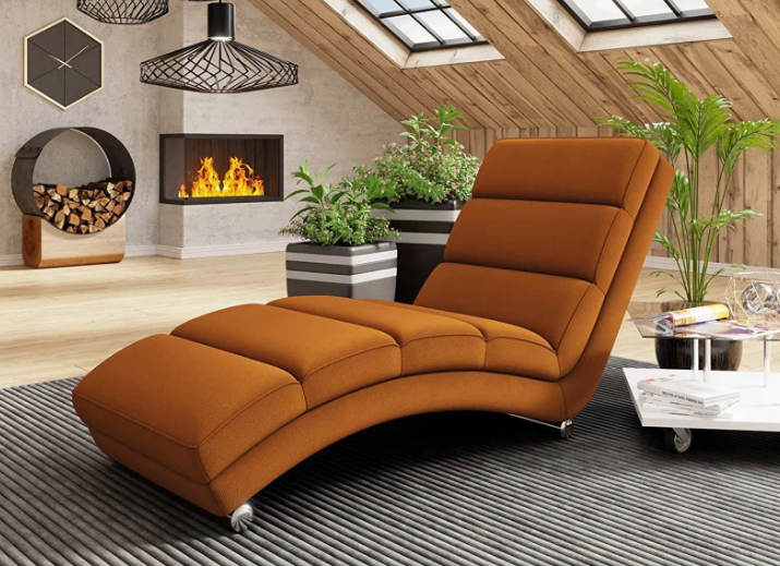 A relax fotelek bearanyozzák a napját.