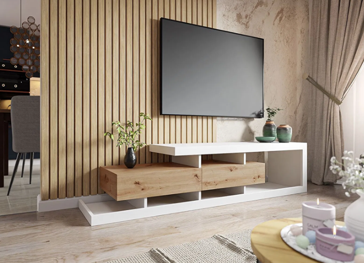 A TV asztalok feldobják a nappalit.