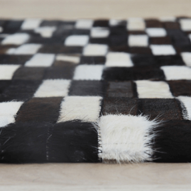 Bőr szőnyeg 141x200 cm TYP 06 (marhabőr + patchwork minta)